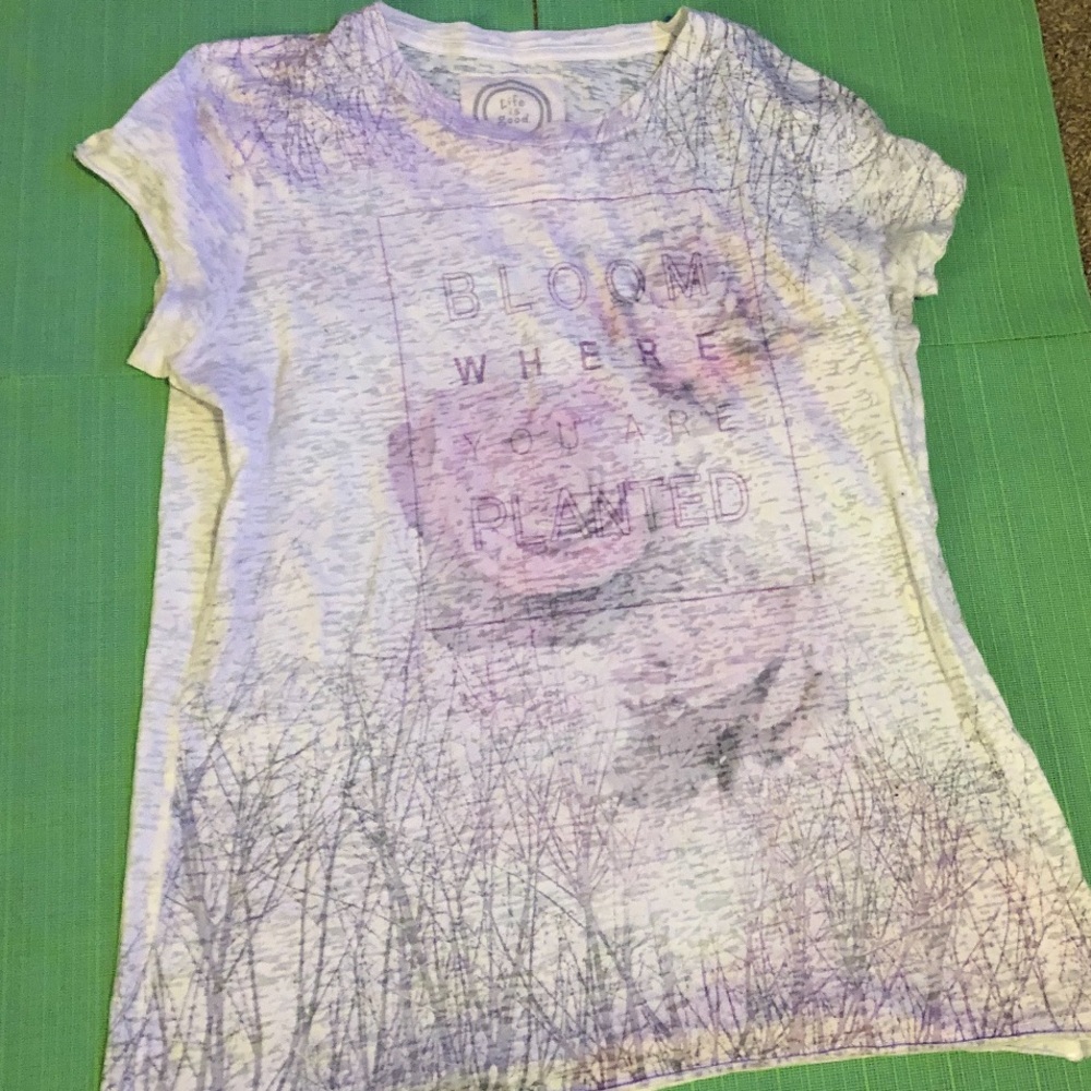 Women’s graphic burn out tee